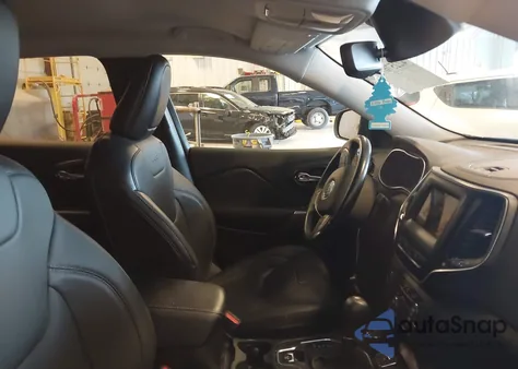 2021 Jeep Cherokee Latitude Lux 4X4 from USA, damaged, VIN 1C4PJMMX5MD194128